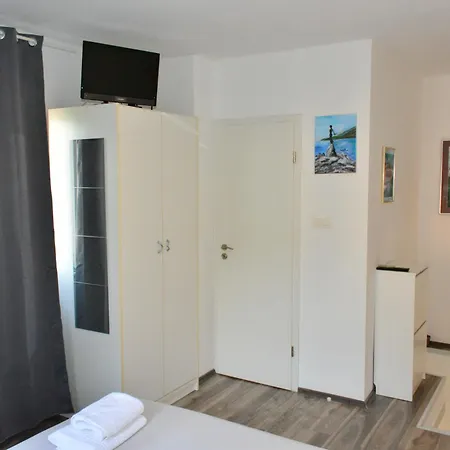 Zigulic Apartment *
